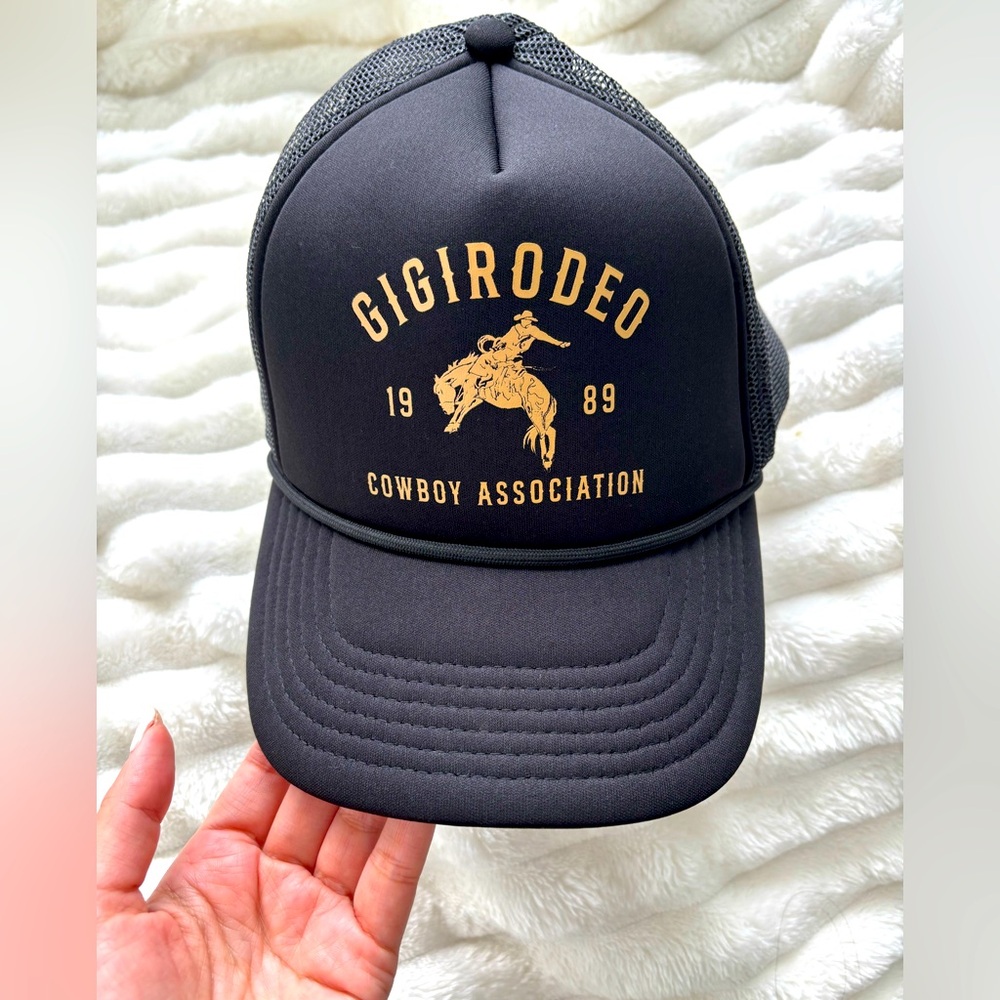 New trucker hat Gigi Pip